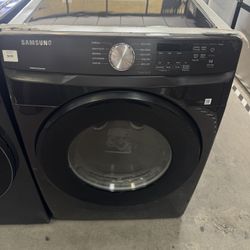 Samsung - Front Loading Gas Dryer / Black / Stackable 