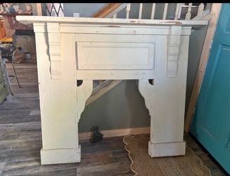 Fireplace mantel