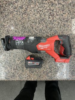 Milwaukee Sawzall w/5ah Battery