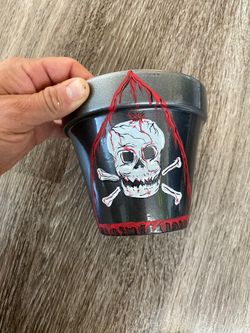 Paint skull plant pot