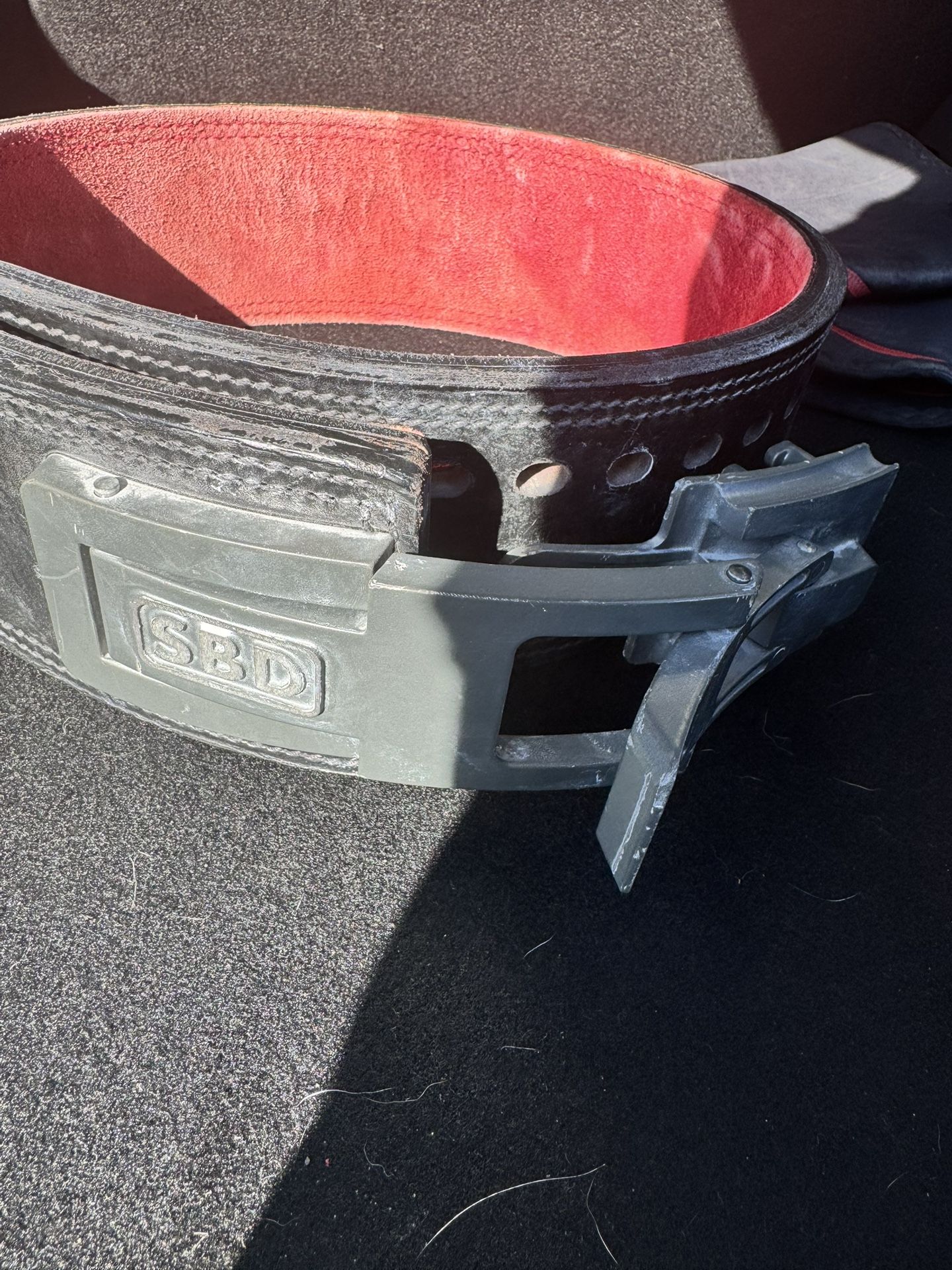 SBD Belt XL and SBD XL knee sleeves