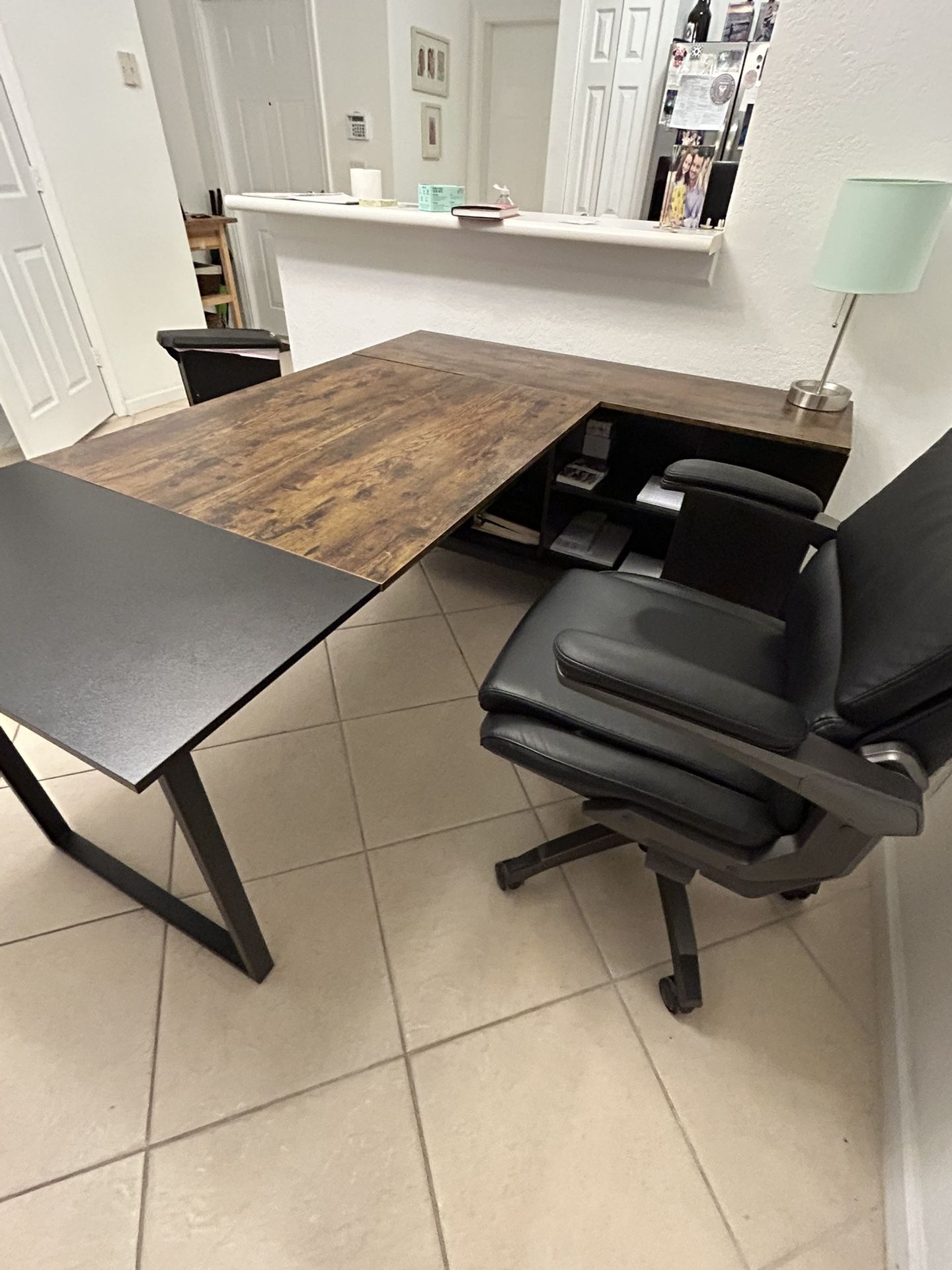 Like new! Executive Desk And La-Z-Boy Manager chair