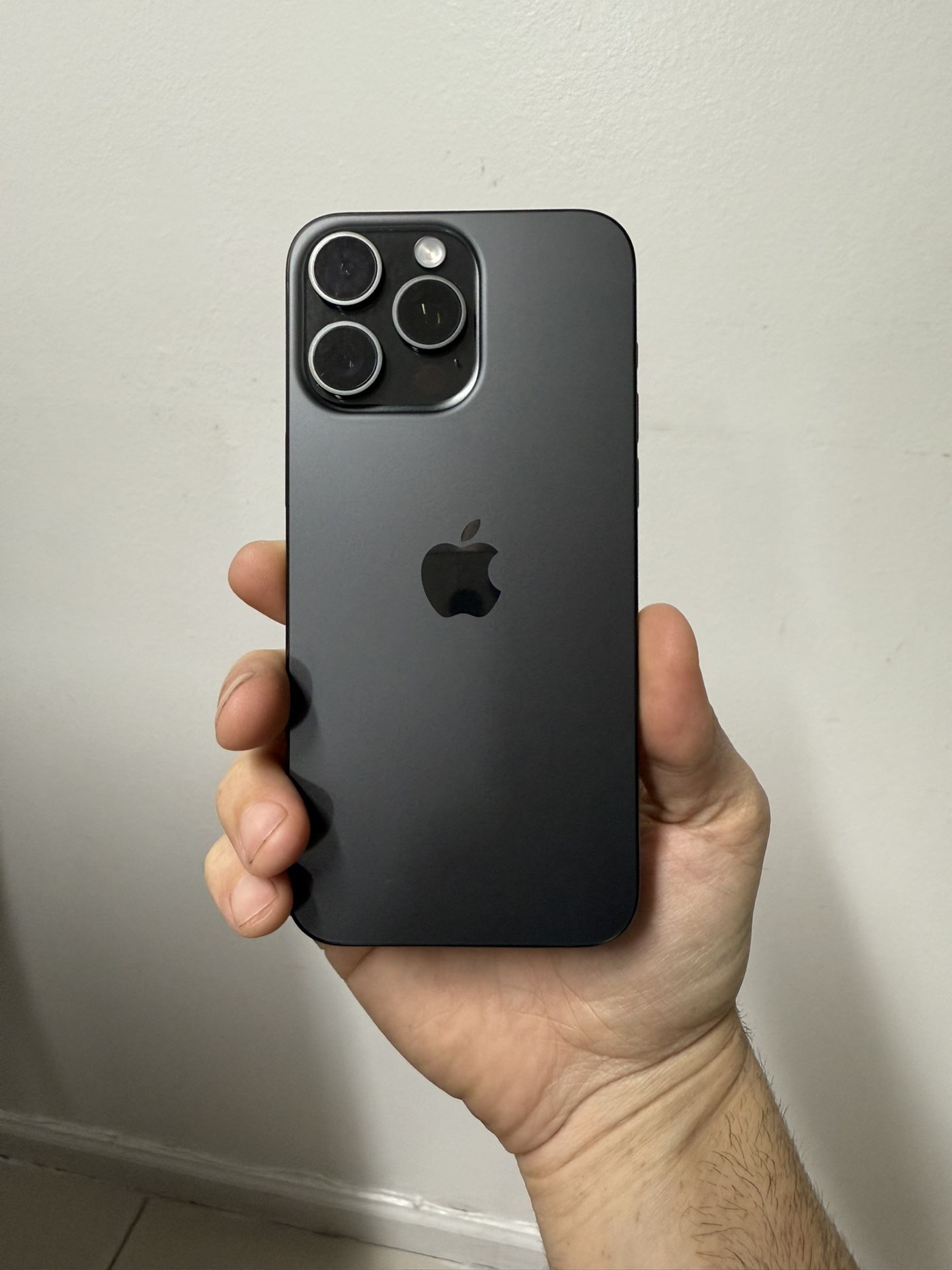 iPhone 15 Pro / 15 Pro Max (Carrier)