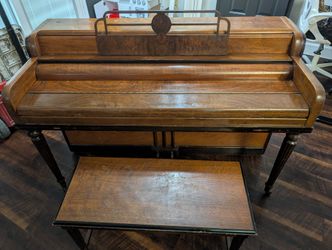 Wurlitzer Spinet Piano