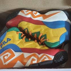 Fila's Boy's Size 4