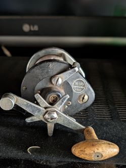 Fishing reel