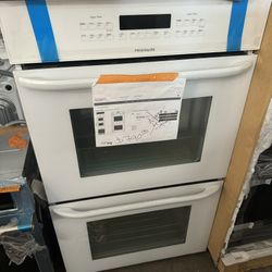 Manager Special!!! New Frigidaire 30” Built-In Double Electric Wall Oven -White