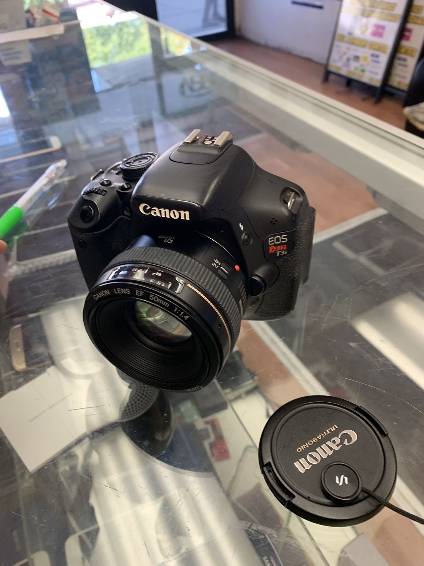 Canon camera t3i dslr camera with prime lens