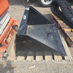 hi capacity 3 ft bucket for s70 or toro dingo 