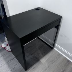 Small Desk IKEA Micke 