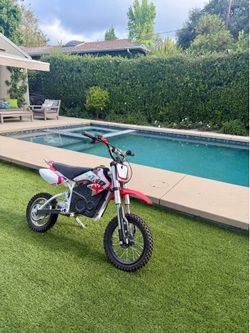52v 25ah Razor E bike