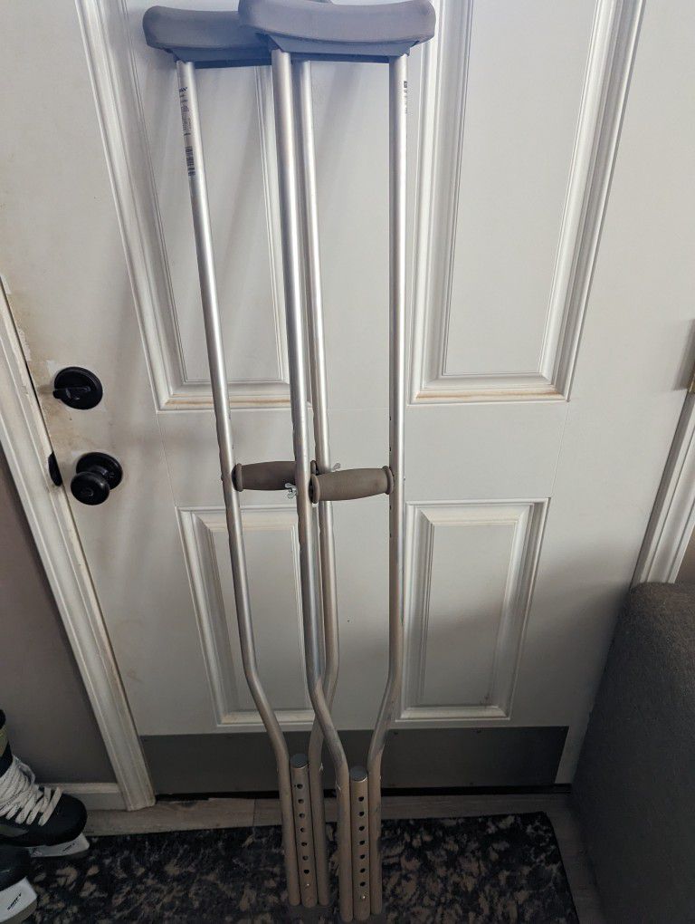 Aluminum Crutches Adjustable 
