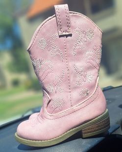 Cute cowgirl boots ! Size 5 toddler