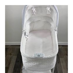 Baby Simmons Silent Auto Gliding Elite Bassinet bed