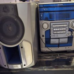 Stereo 3 CD player, Cassette Player and Cd-R/ RW playback