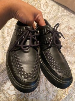 T.U.K Black Leather D-Ring Sneaker men’s size 10