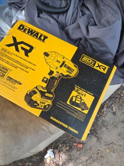 🎈area jersey village 77O41 🎈20v impact batt 5.0 charger and bag brand new $240 FIRME pick up only
