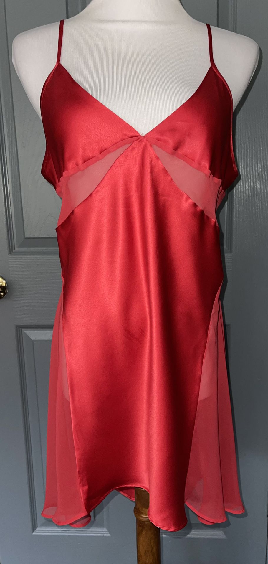 Victoria's Secret red satin & Organza chemise nightgown. Large. 