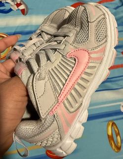 Nike toddler size 10