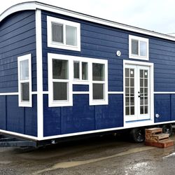 TINY HOUSE FULLY FINAIHED W BATHROOM KITCHEN AND APPLIANCES