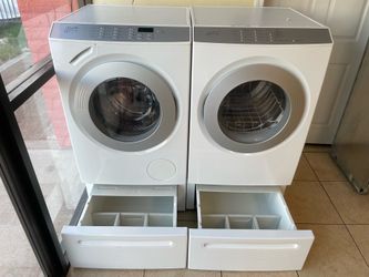 Miele set washer and dryer electric with pedestals