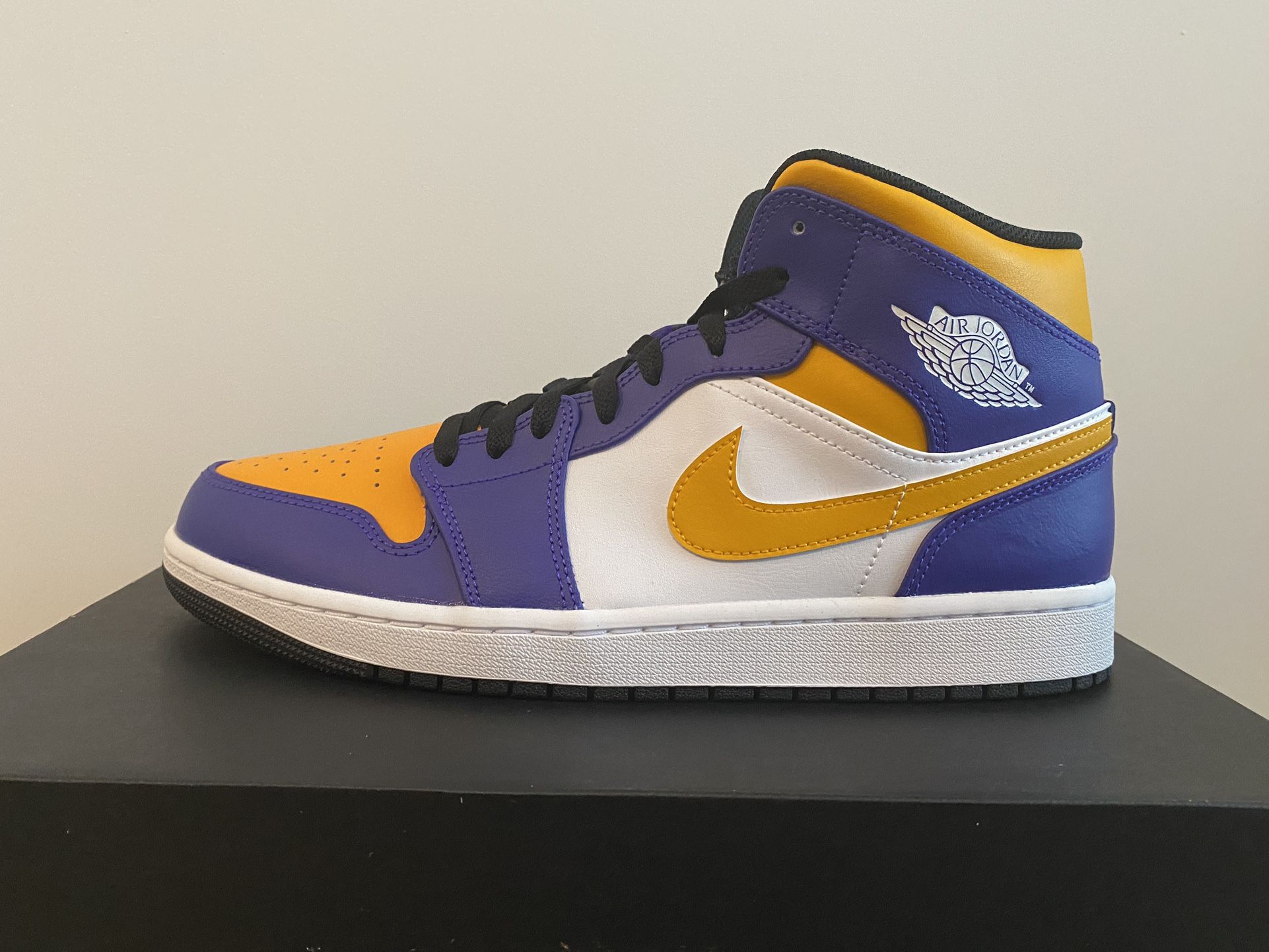 Air Jordan 1 Mid