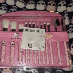 Hello kitty makeup brushes