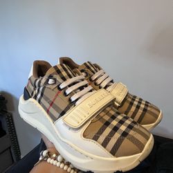 BURBERRY CHECKERED SHOES 