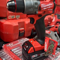 Milwaukee M18 Fuel Hammer Drill With Battery 