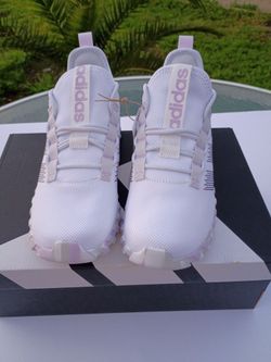 Adidas kaptir size 6.5 woman's