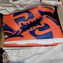 Size 10 - Nike Dunk High Knicks