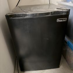 Magic Chef mini fridge