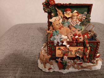 CHRISTMAS MUSIC BOX DECORATION