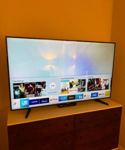 43" SAMSUNG LED SMART 4K ULTRA HDTV,     FREE DELIVERY