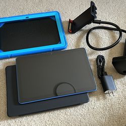 Amazon Fire HD 10 Tablet (13th Gen) 32 GB + Accessories