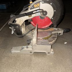 DeWalt Saw