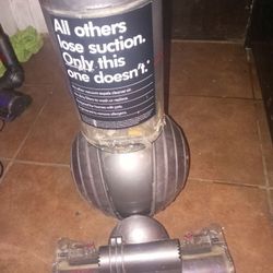 Dyson Cinetic Big Ball Animal + Allergy vacuum cleaner

