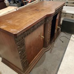 BEAUTIFUL HUTCH-for Someone Who Appreciates It
