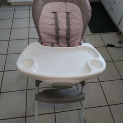 High Chair / Booster Seat 💺