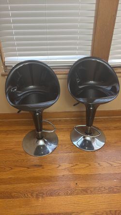 Black Adjustable Stool