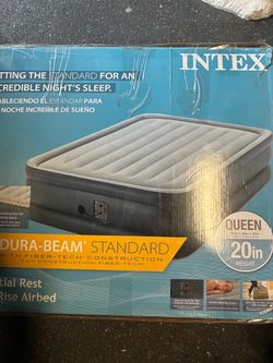 Beautiful  queen air mattress.