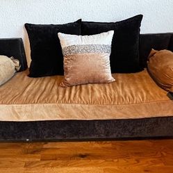 Vintage Sofa Velvet Couch in Black and Gold 