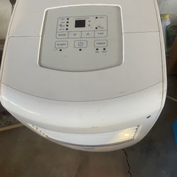 $200 OBO 10,000 BTU (6,000 BTU DOE) 115-Volt Quiet 56dB Portable Air Conditioner w/Dehumidifier, up to 450 sq