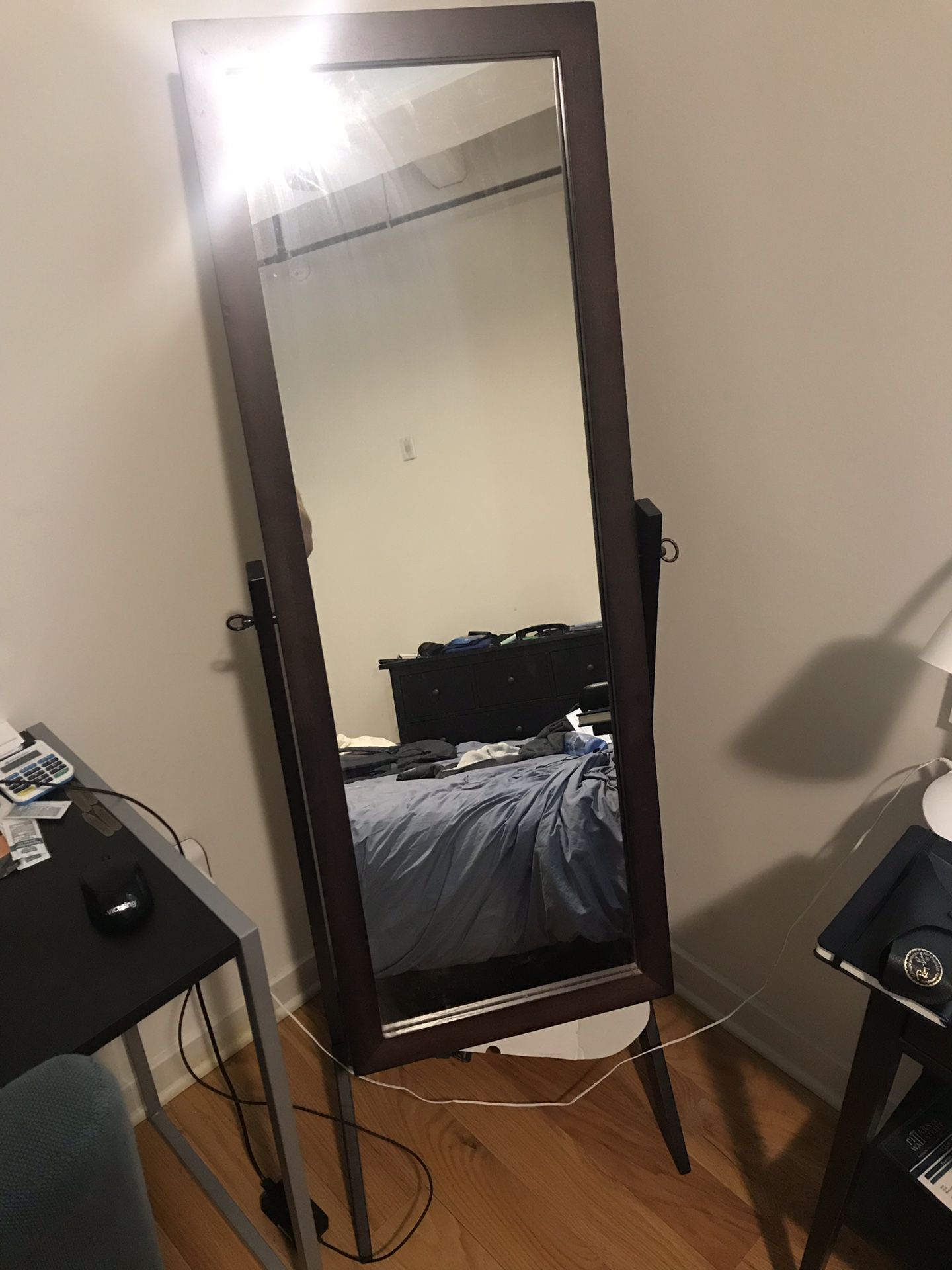 Full sized mirror