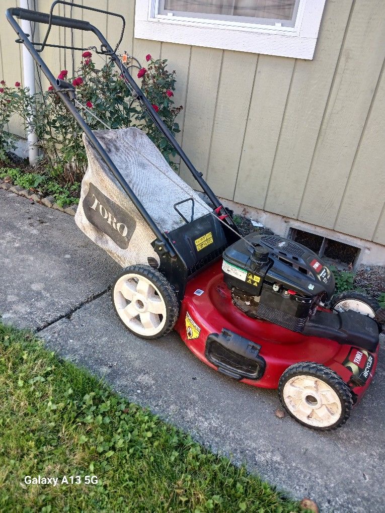 Toro Self-Propelled Lawn Mower 
