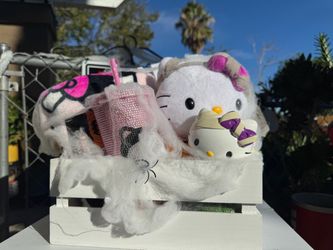 New Hello Kitty Halloween boo basket for your boo 🎃🧡