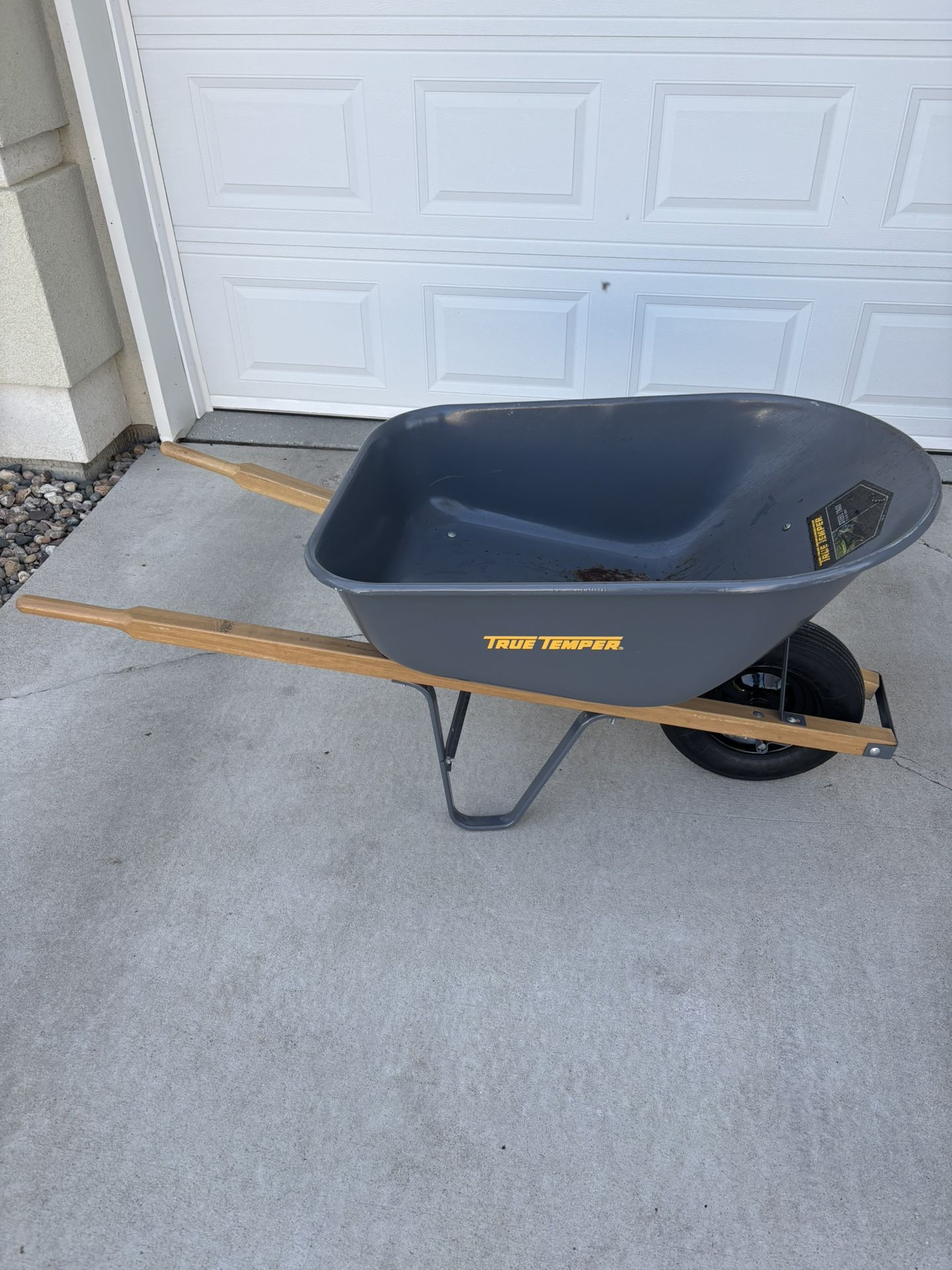 True Temper Steel Wheelbarrow