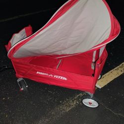 Radio Flyer Collapsible Wagon With Canopy 