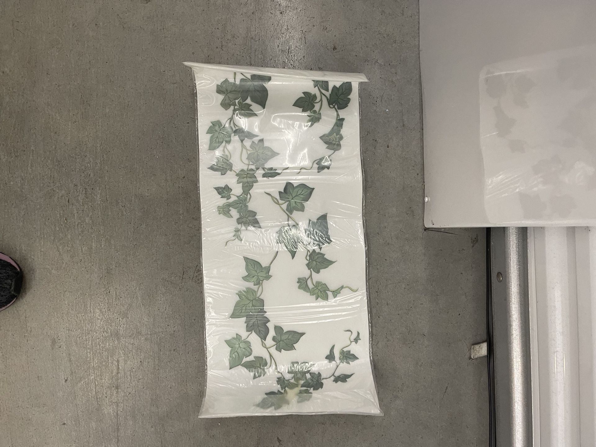  green ivy vine wall decal