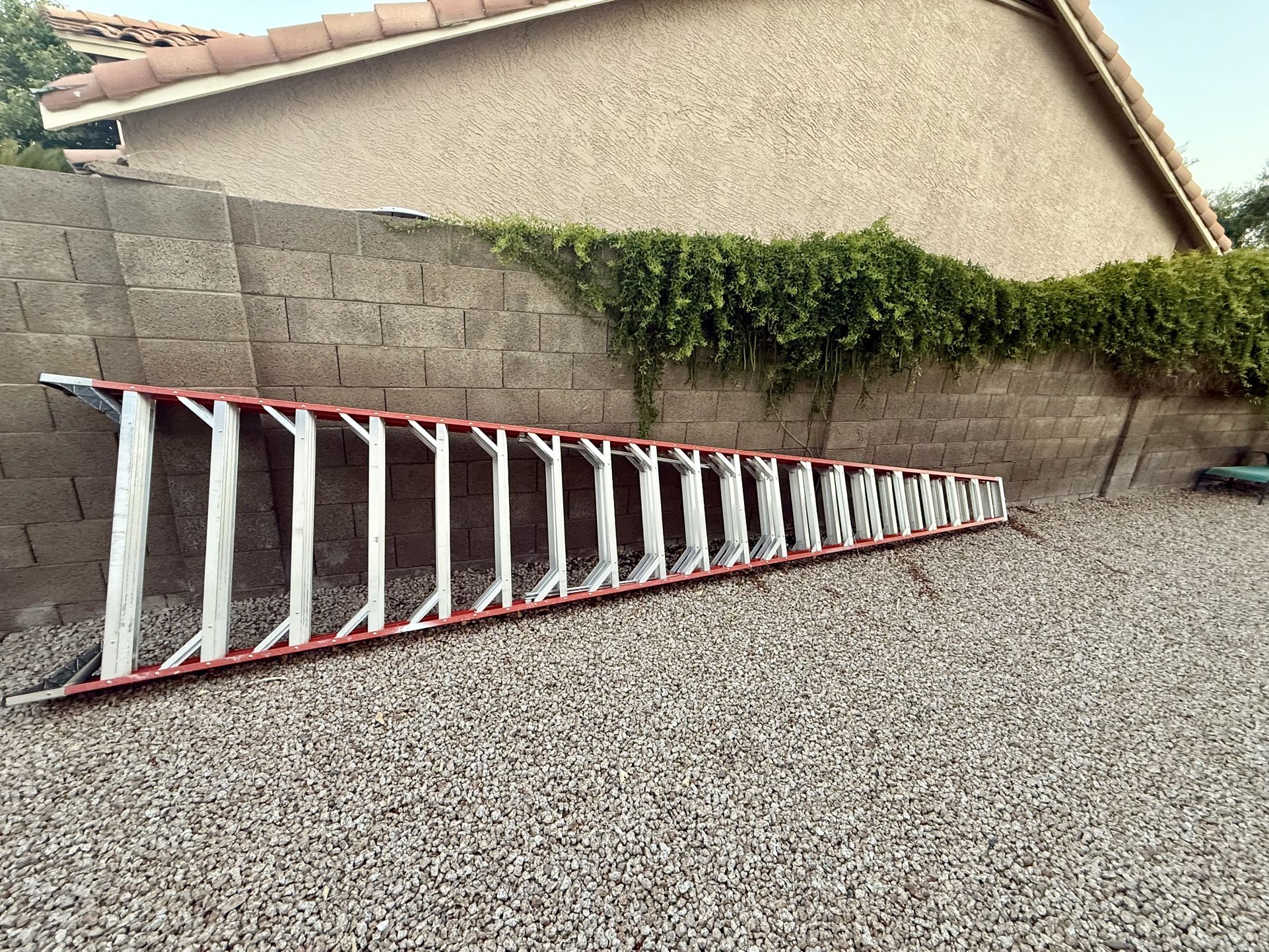 WERNER Twin Stepladder: 20 ft Ladder Size, Fiberglass, 300 lb Load Capacity, 149 lb W